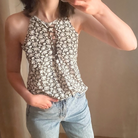 NEW LOOK Lace up Floral tank - 2 - Picture 3 of 16
